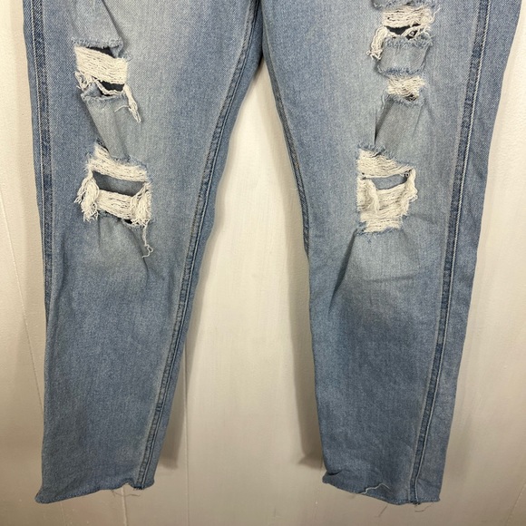 Hollister Ultra High-Rise Ripped Light Wash Mom Jeans Sz 26 - Picture 8 of 13
